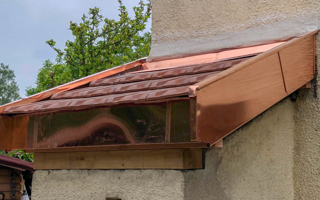 Rénovation auvent en tuile et zinguerie en cuivre – Saint julien en genevois – 74