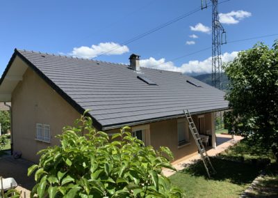 Rénovation de toiture de maison pose de tuiles terre cuite – Montmélian – 73