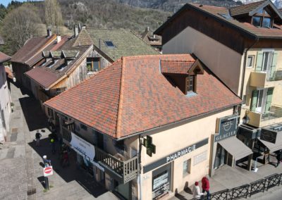 Rénovation de toiture traditionnelle d’une Pharmacie à Menthon Saint Bernard – 74