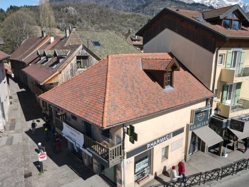 Rénovation de toiture traditionnelle d’une Pharmacie à Menthon Saint Bernard – 74