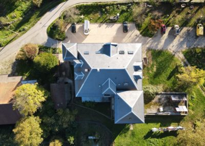 Rénovation de toiture du Château de Dullin en ardoise naturel en Savoie – 73